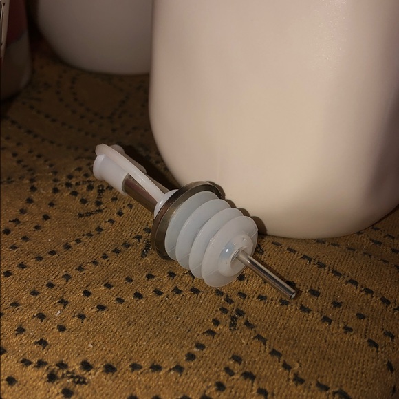 Rae Dunn OIL & VINEGAR Cruet Set (Large White & Gray) - Picture 9 of 12